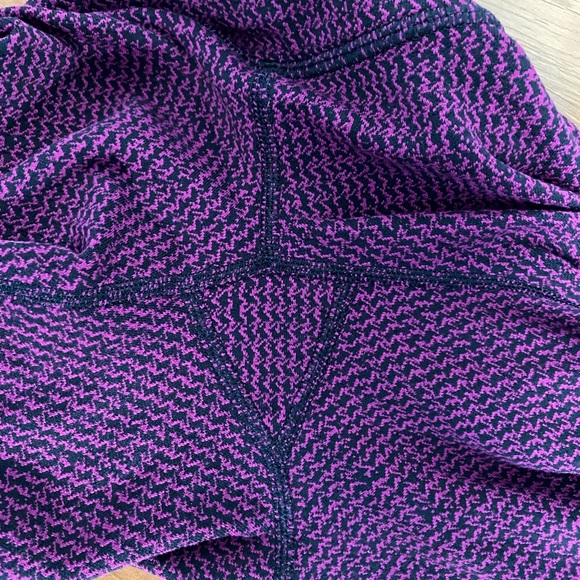 Lululemon Wunder Under Crop III - Picture 3 of 7